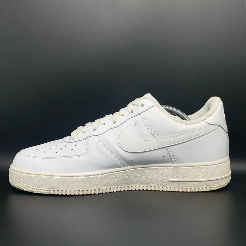 Nike Air Force 1’s ‘07 Triple White Shoes‎ Men’s Sz 11.5